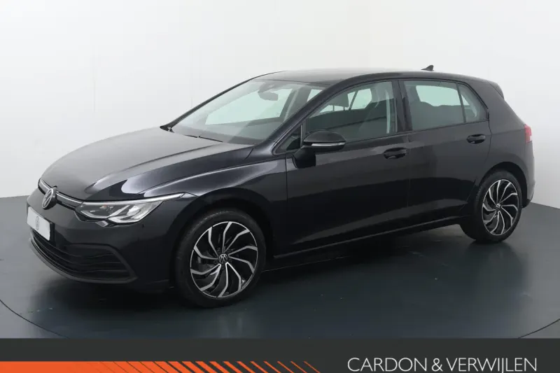 Volkswagen Golf (2023)