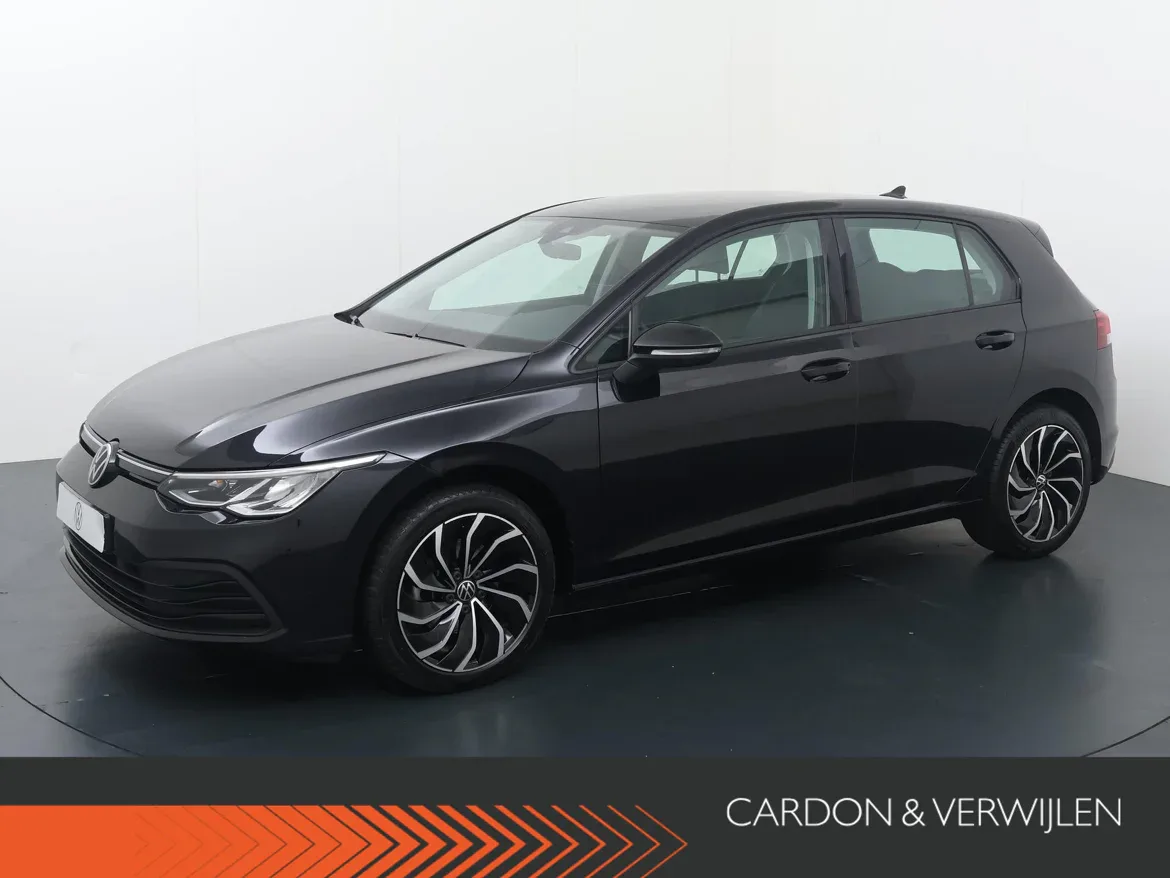 Volkswagen Golf (2023) — foto 1