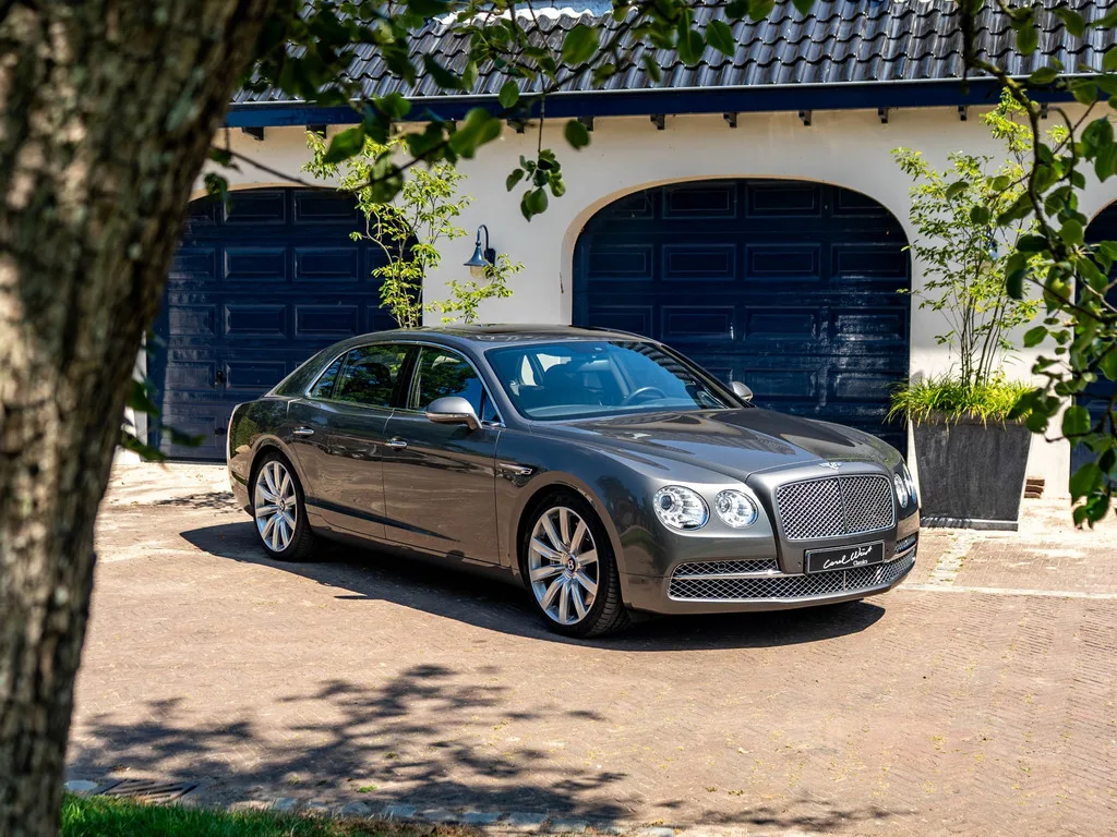 Bentley Flying Spur (2013) — foto 1
