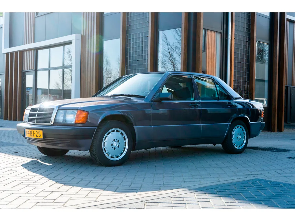 Mercedes-Benz 190-Serie (1992) — foto 1