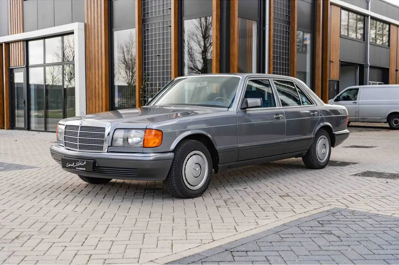 Mercedes-Benz 260 SE (1989)