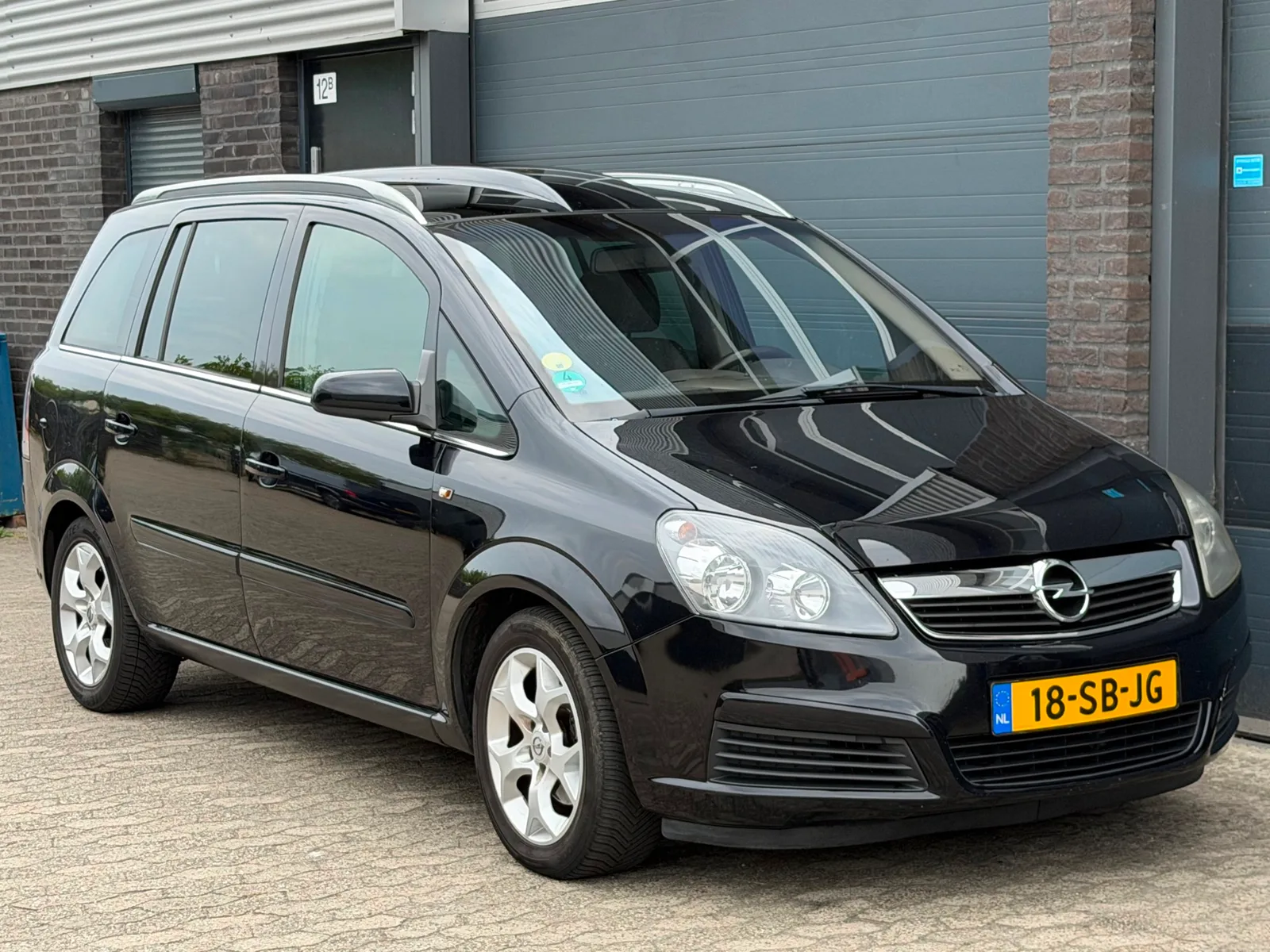 Opel Zafira (2005) — foto 1