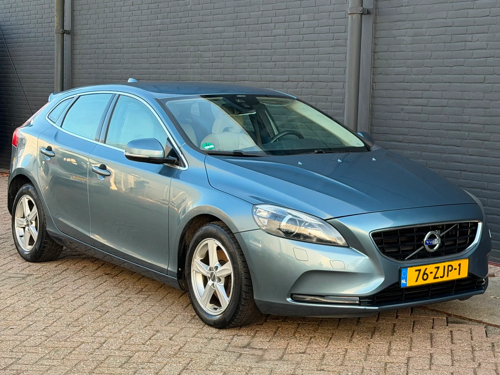 Volvo V40 (2012) — foto 1