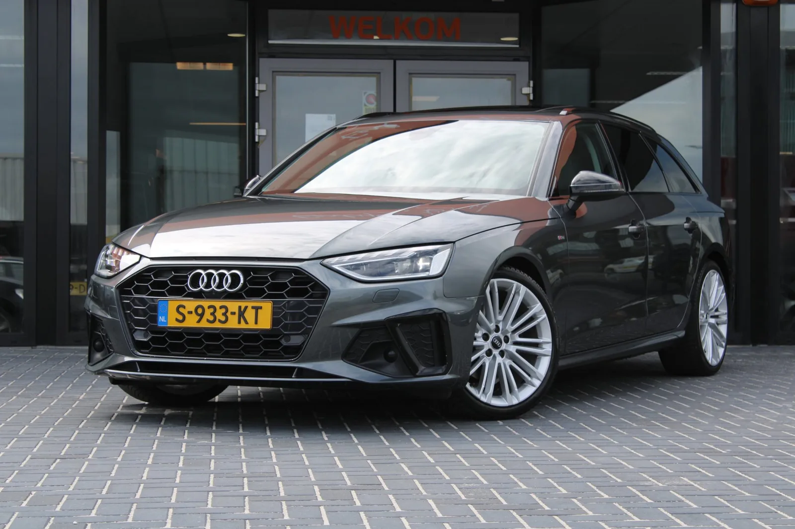 Audi A4 (2020) — foto 1