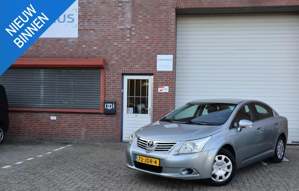 Toyota Avensis (2009) — foto 1