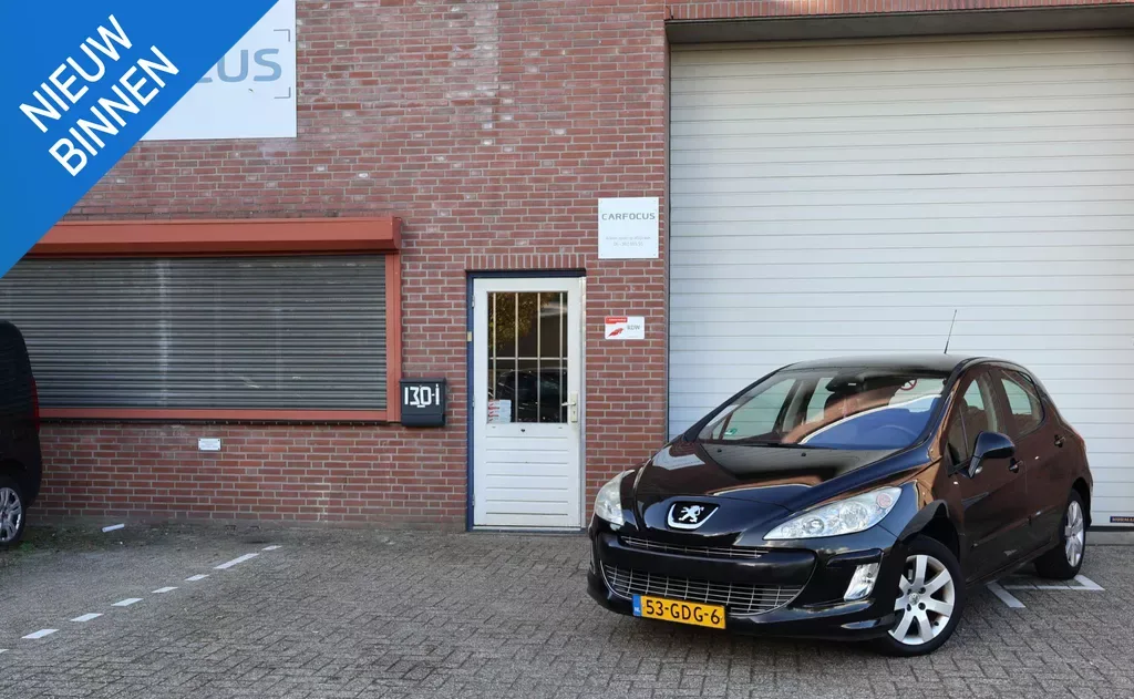 Peugeot 308 (2008) — foto 1