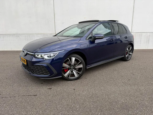 Volkswagen Golf (2020) — foto 1