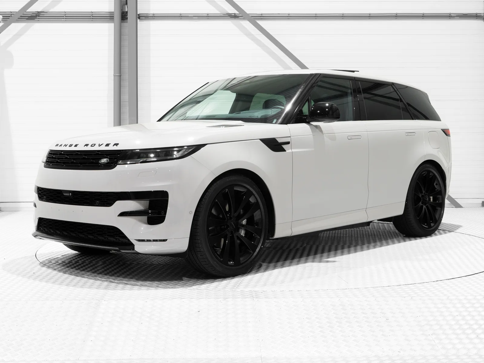 Land Rover RR (2026) — foto 1