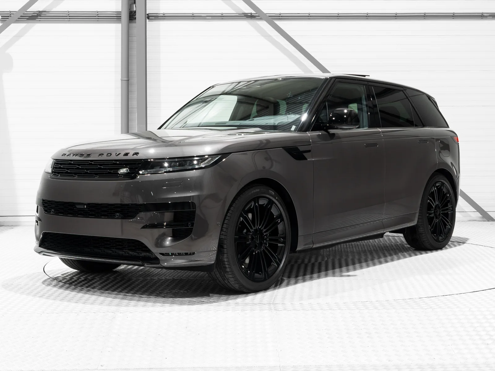 Land Rover RR (2026) — foto 1