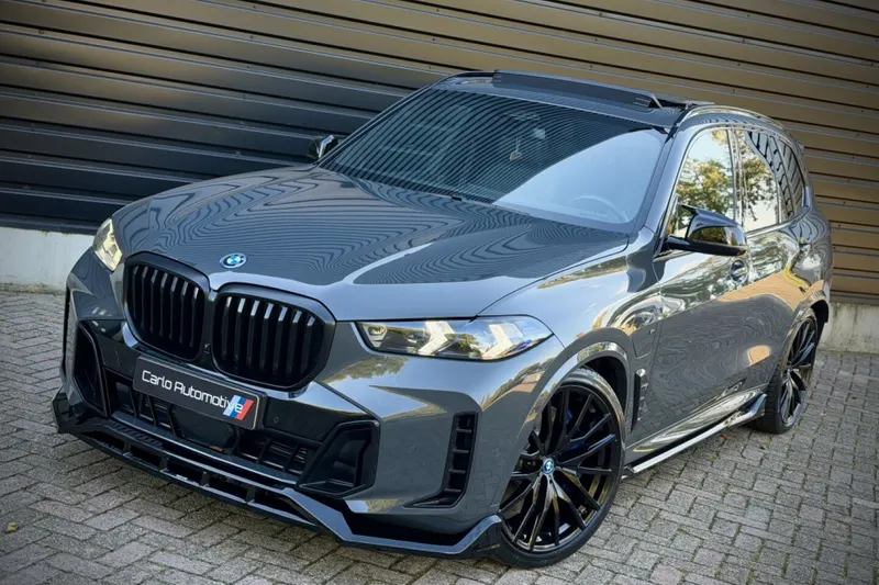 BMW X5 (2023)