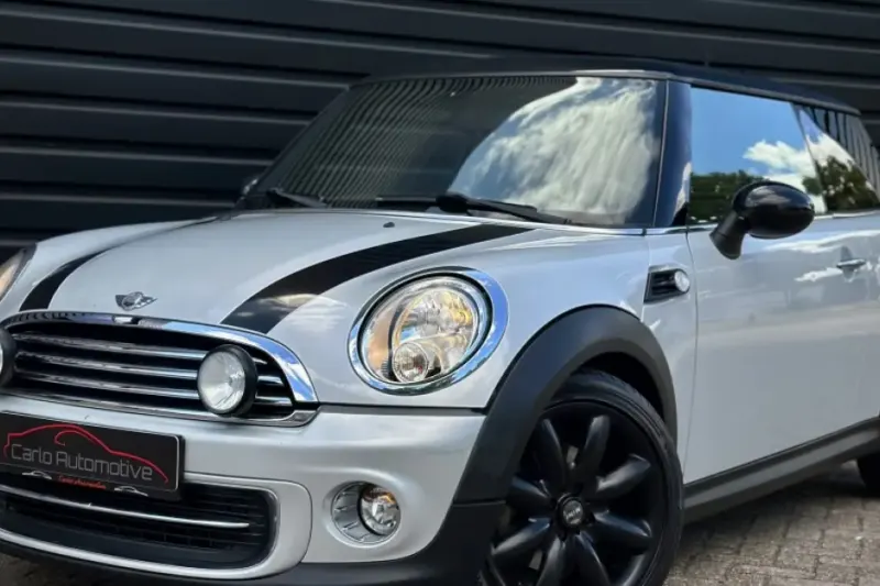 MINI Cooper (2011)