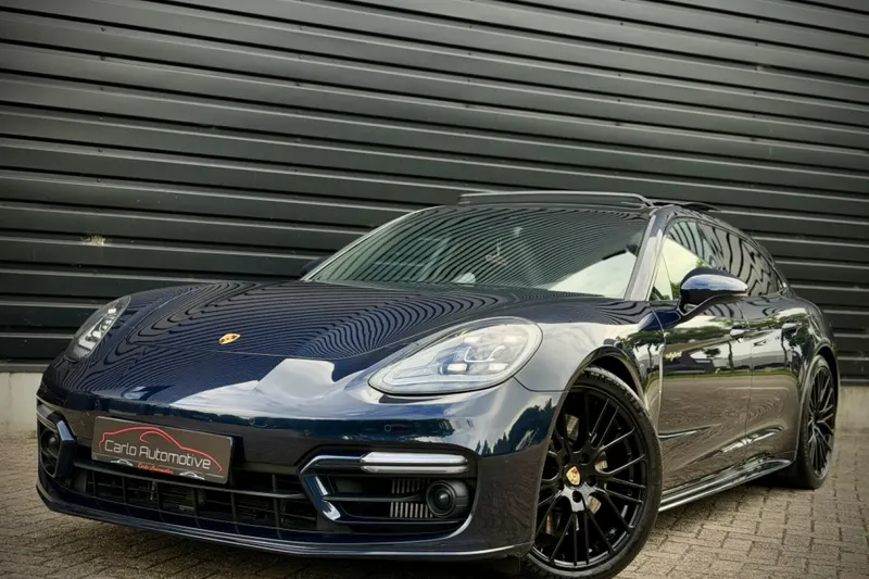 Porsche Panamera (2023)