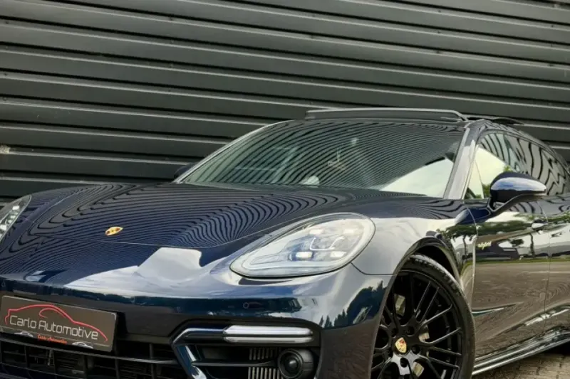 Porsche Panamera (2023)
