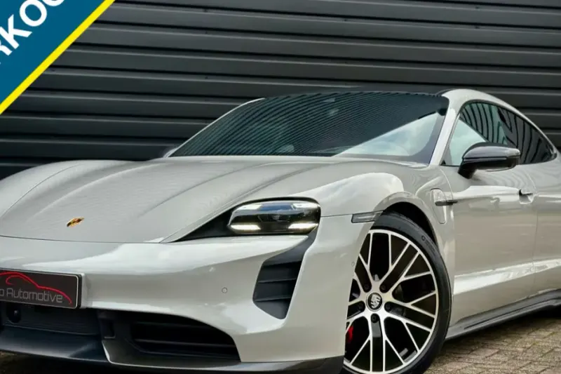 Porsche Taycan (2024)