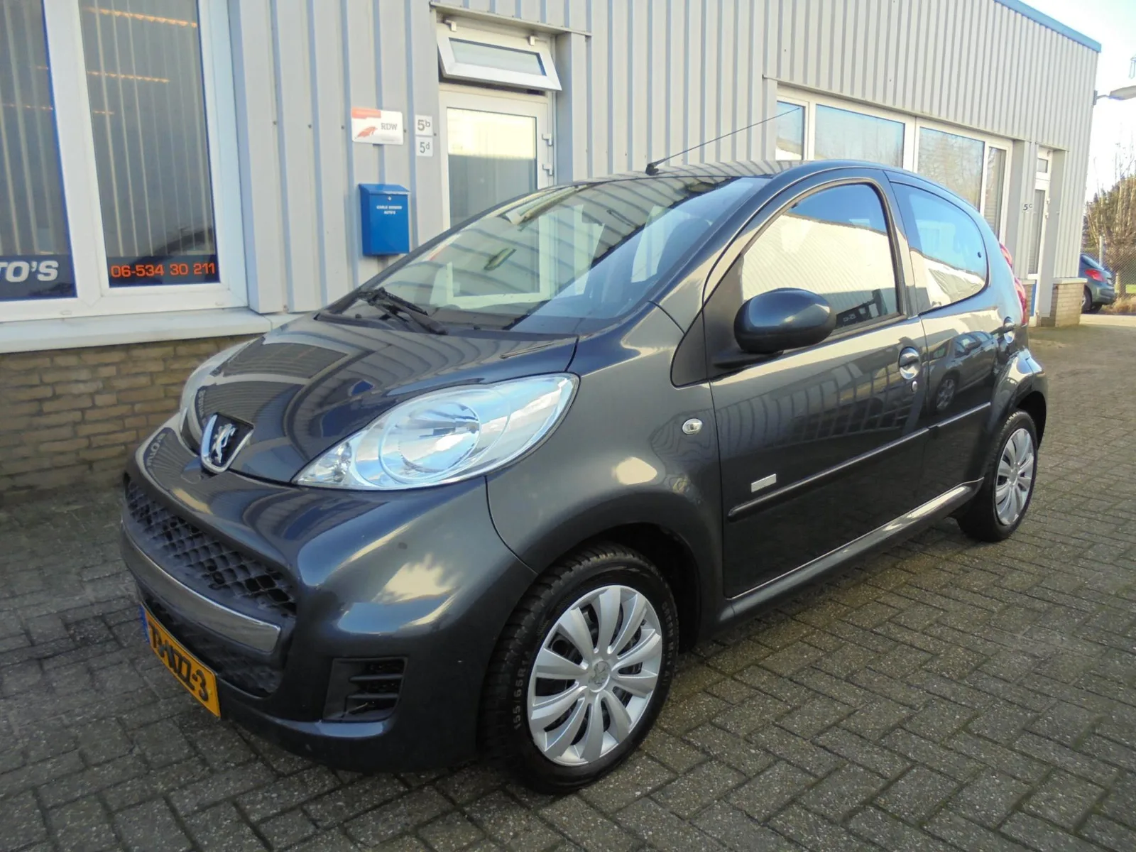 Peugeot 107 (2010) — foto 1