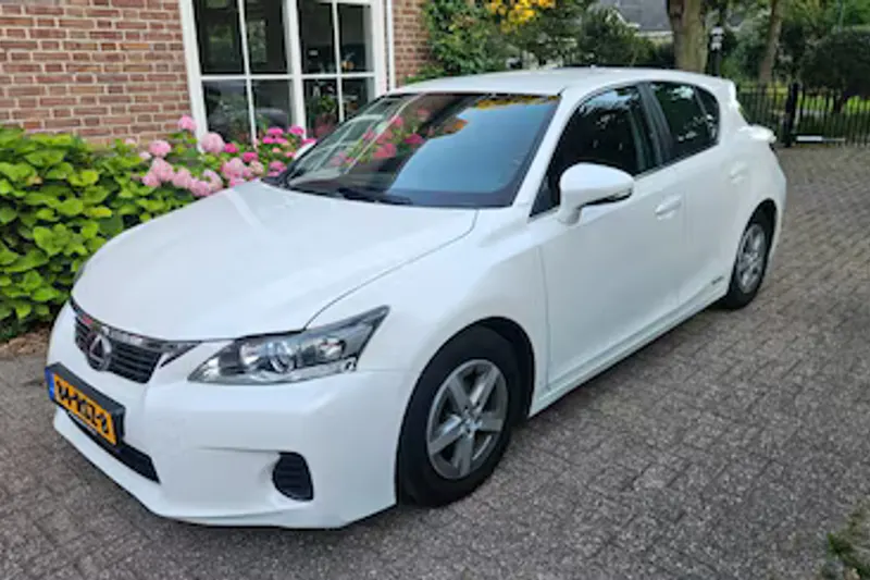 Lexus CT (2011)