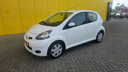 Toyota Aygo (2011) — foto 1