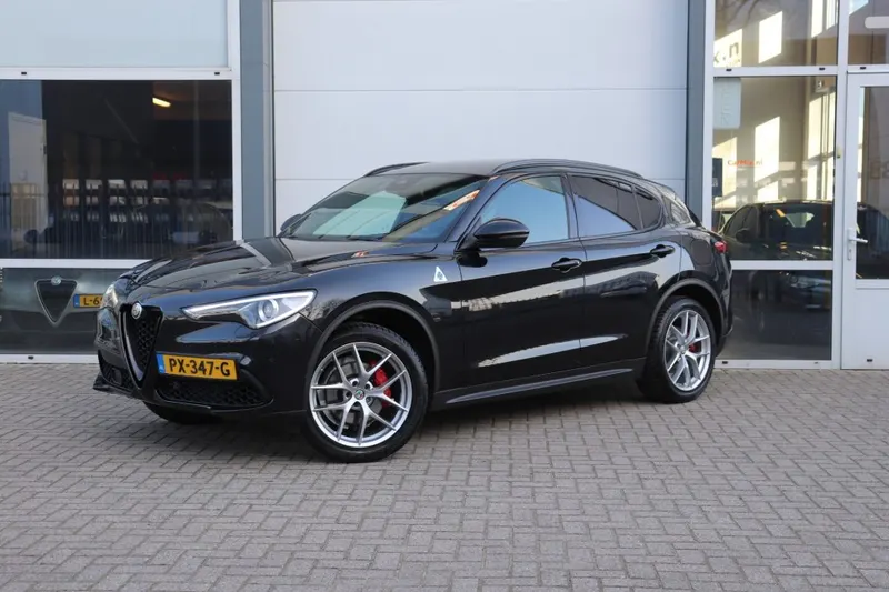 Alfa Romeo Stelvio (2017)