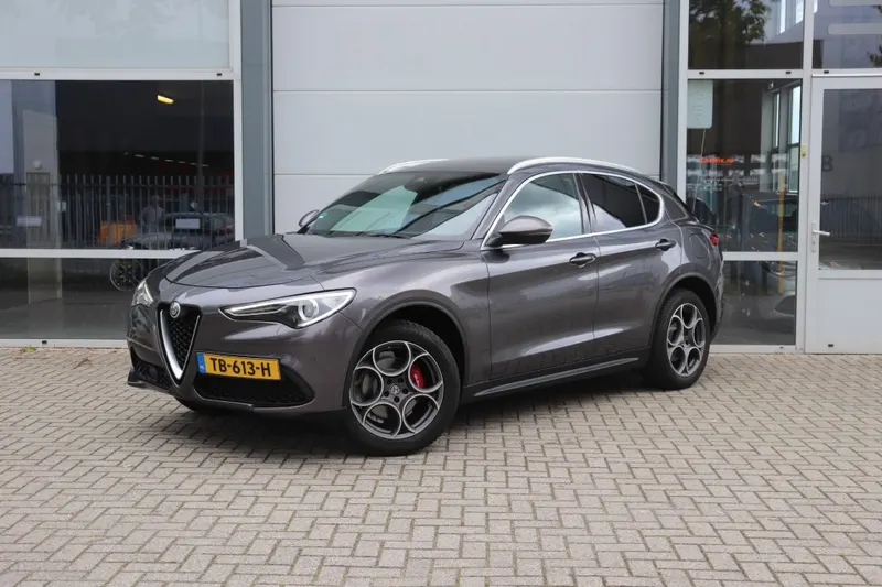 Alfa Romeo Stelvio (2018)