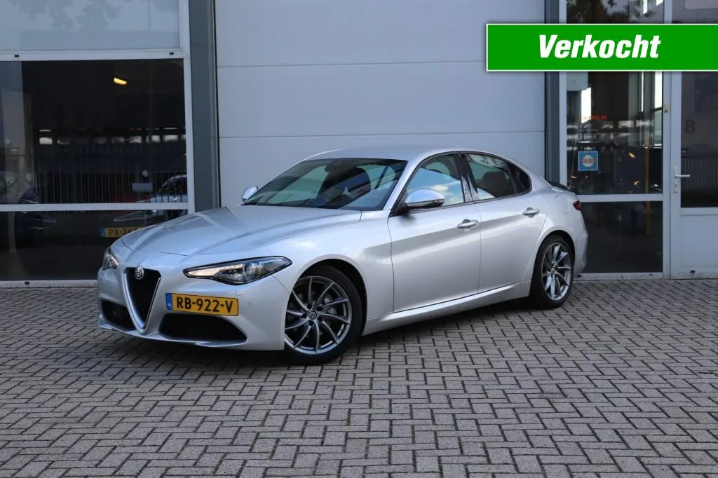 Alfa Romeo Giulia (2017) — foto 1
