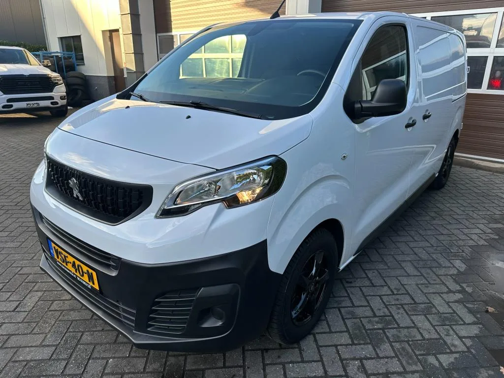 Peugeot Expert (2022) — foto 1