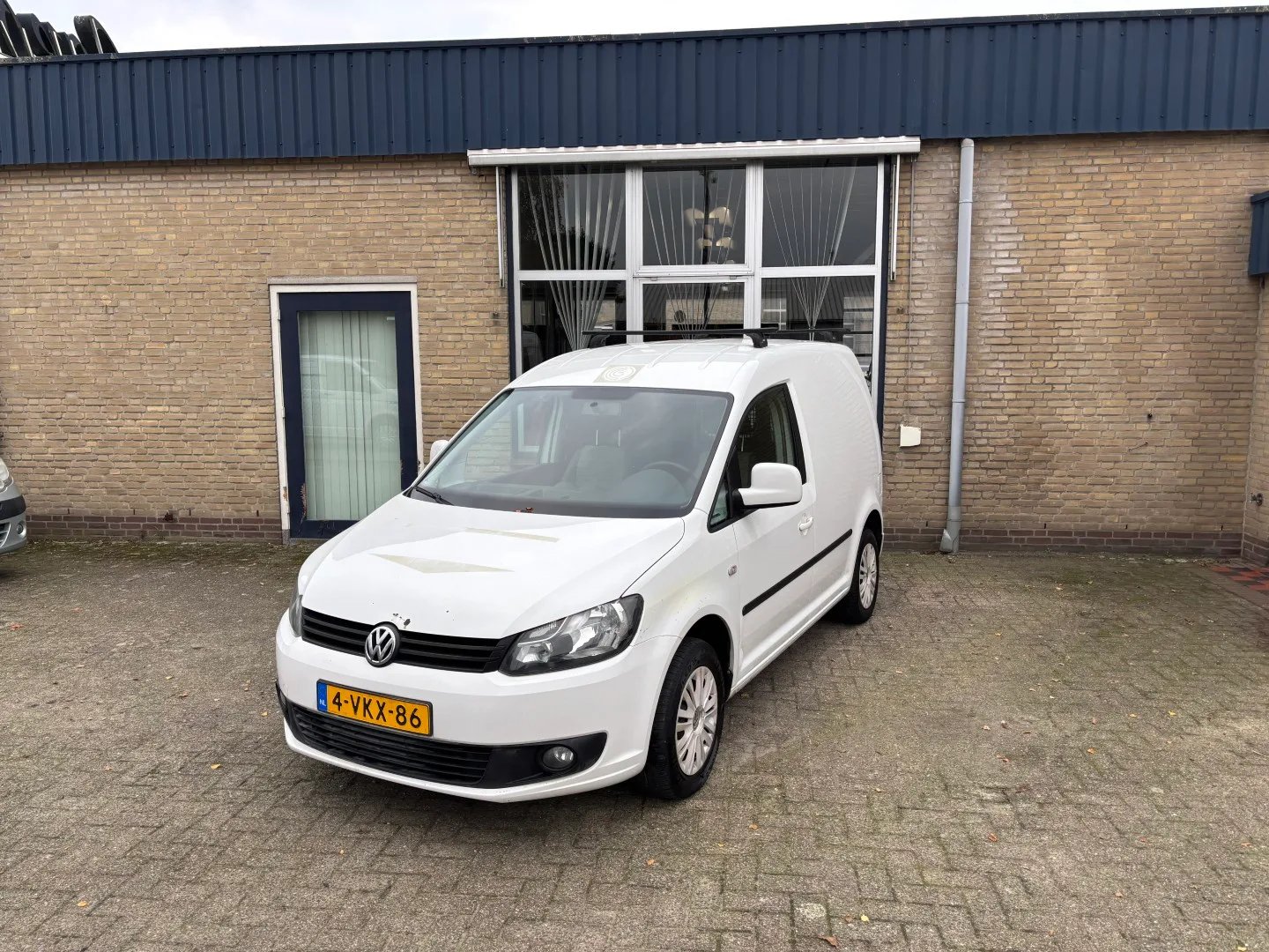 Volkswagen Caddy (2011) — foto 1