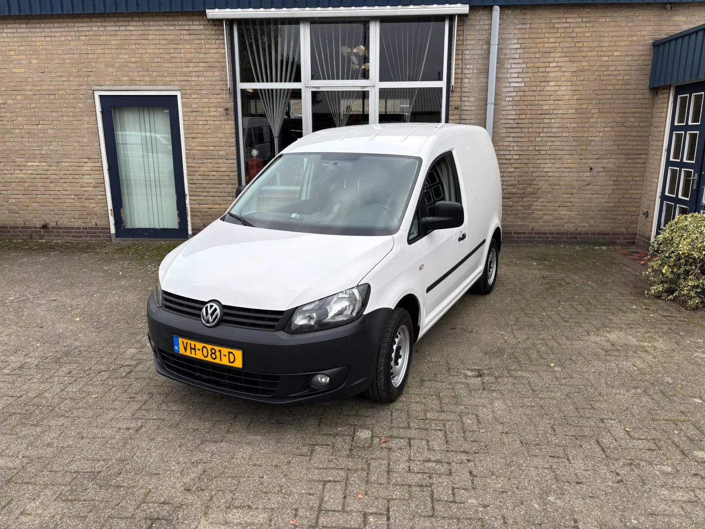 Volkswagen Caddy (2014) — foto 1