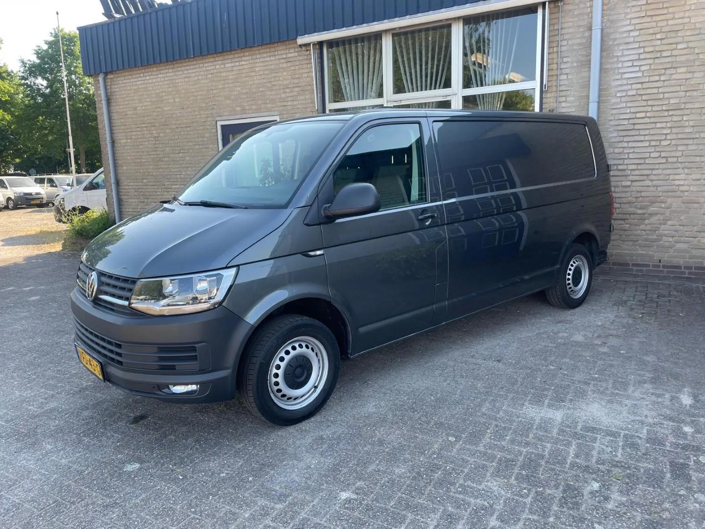Volkswagen Transporter (2020) — foto 1