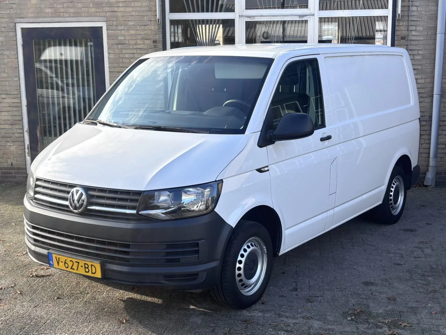 Volkswagen Transporter (2016) — foto 1