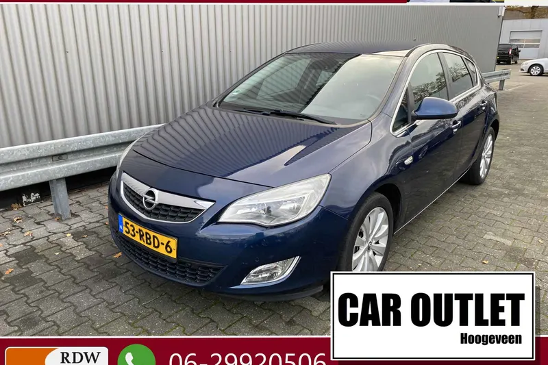 Opel Astra (2011)