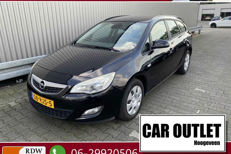 Opel Astra (2011)