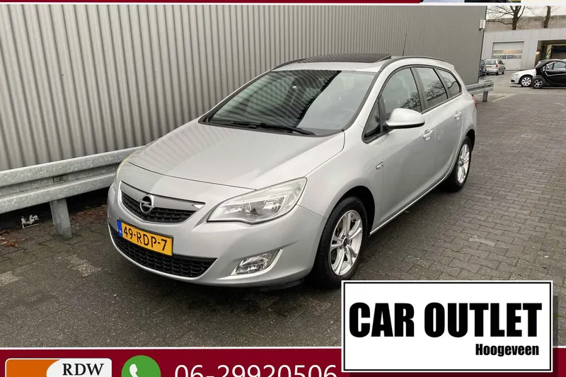 Opel Astra (2011)