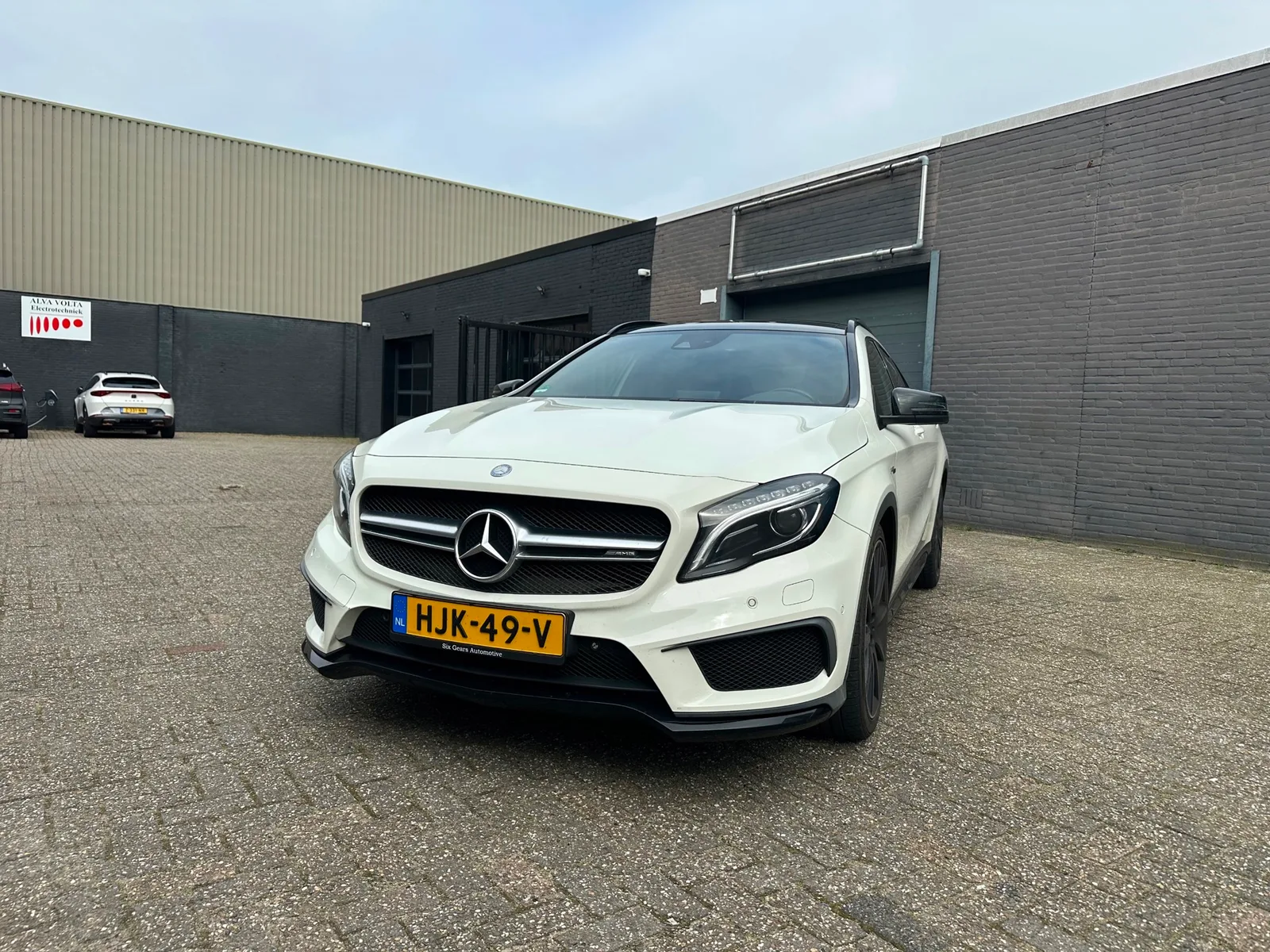 Mercedes-Benz GLA (2017) — foto 1
