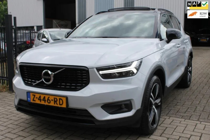 Volvo XC40 (2021) — foto 1