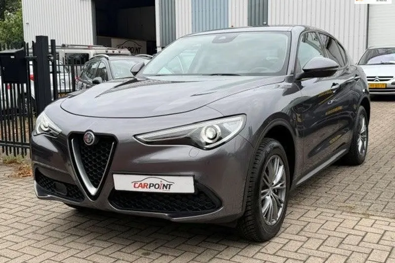 Alfa Romeo Stelvio (2019)