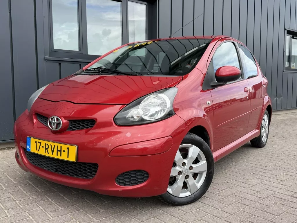Toyota Aygo (2011) — foto 1