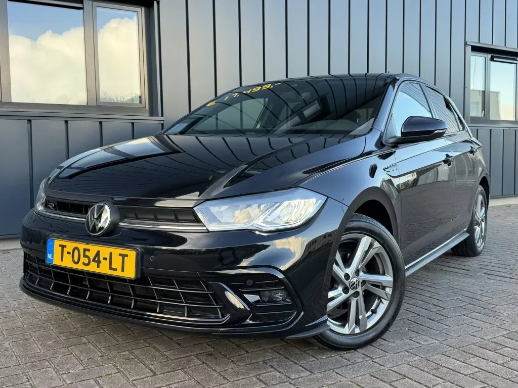 Volkswagen Polo (2023) — foto 1