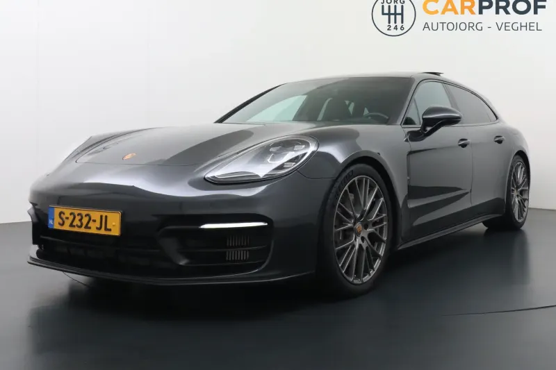 Porsche Panamera (2023)