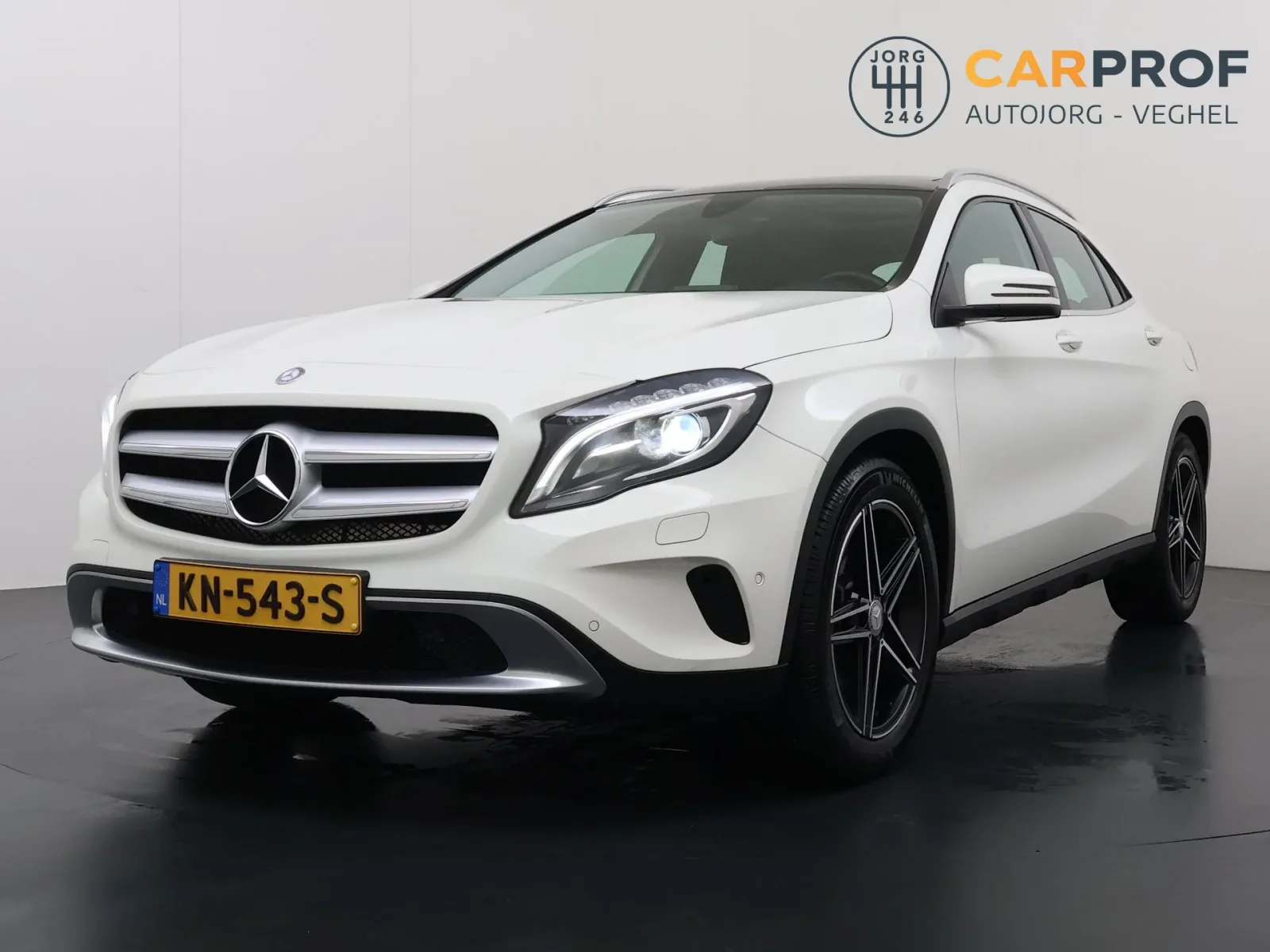 Mercedes-Benz GLA-Klasse (2016) — foto 1