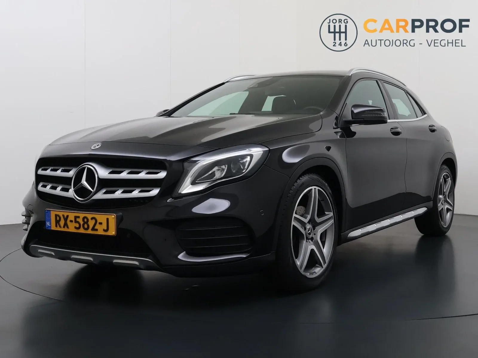 Mercedes-Benz GLA-Klasse (2018) — foto 1