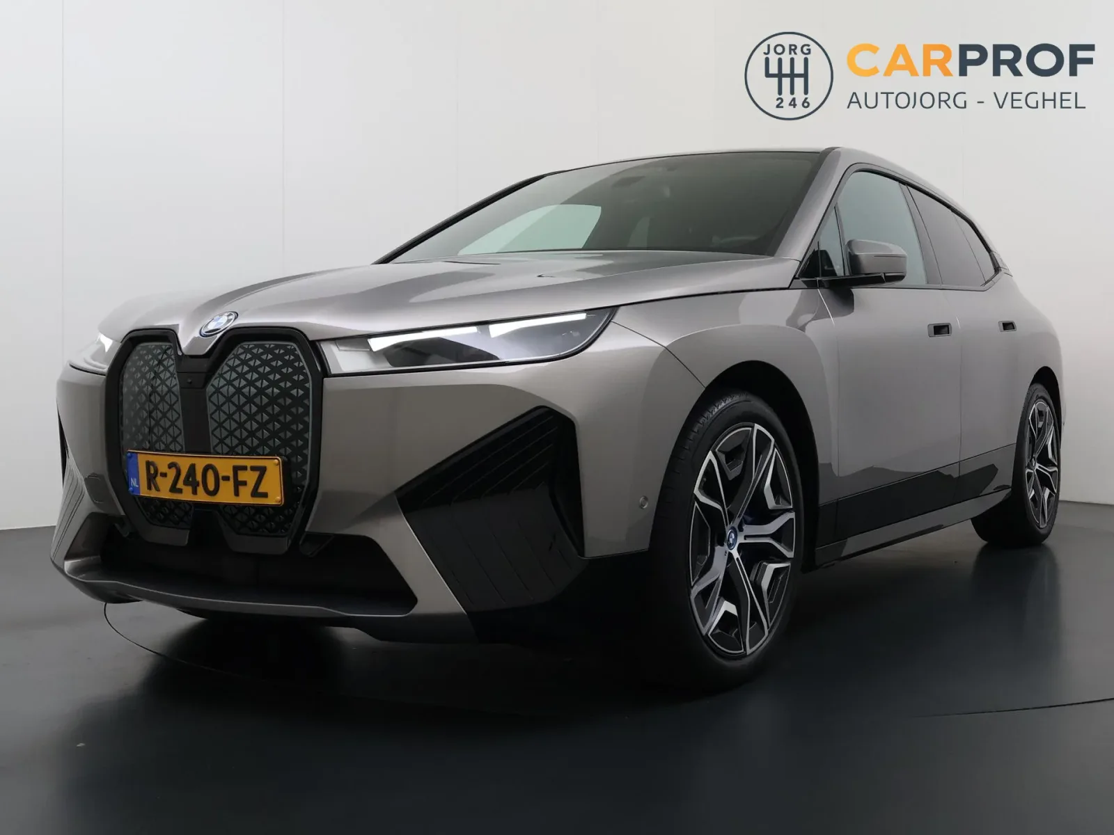 BMW iX (2022) — foto 1