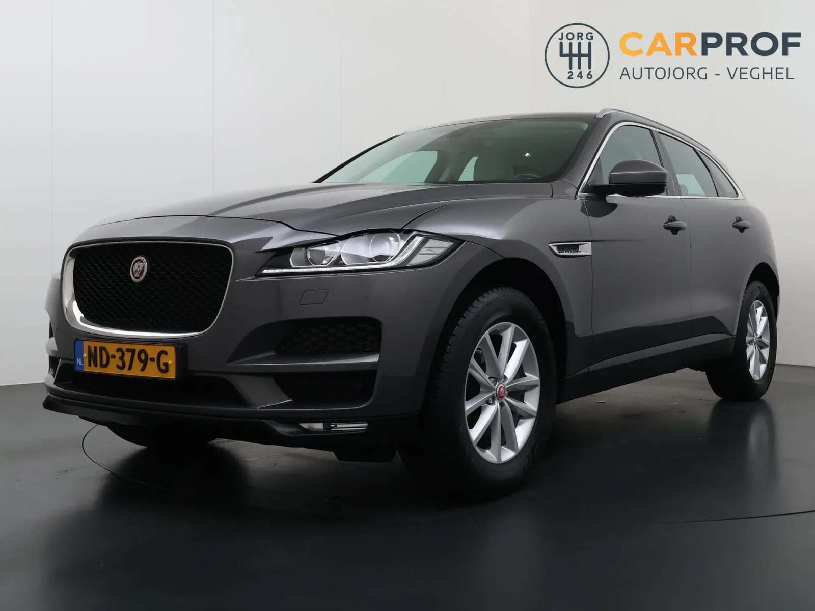 Jaguar F-Pace (2017) — foto 1