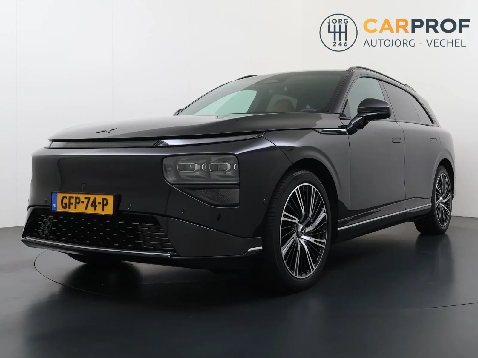 XPENG G9 (2024) — foto 1