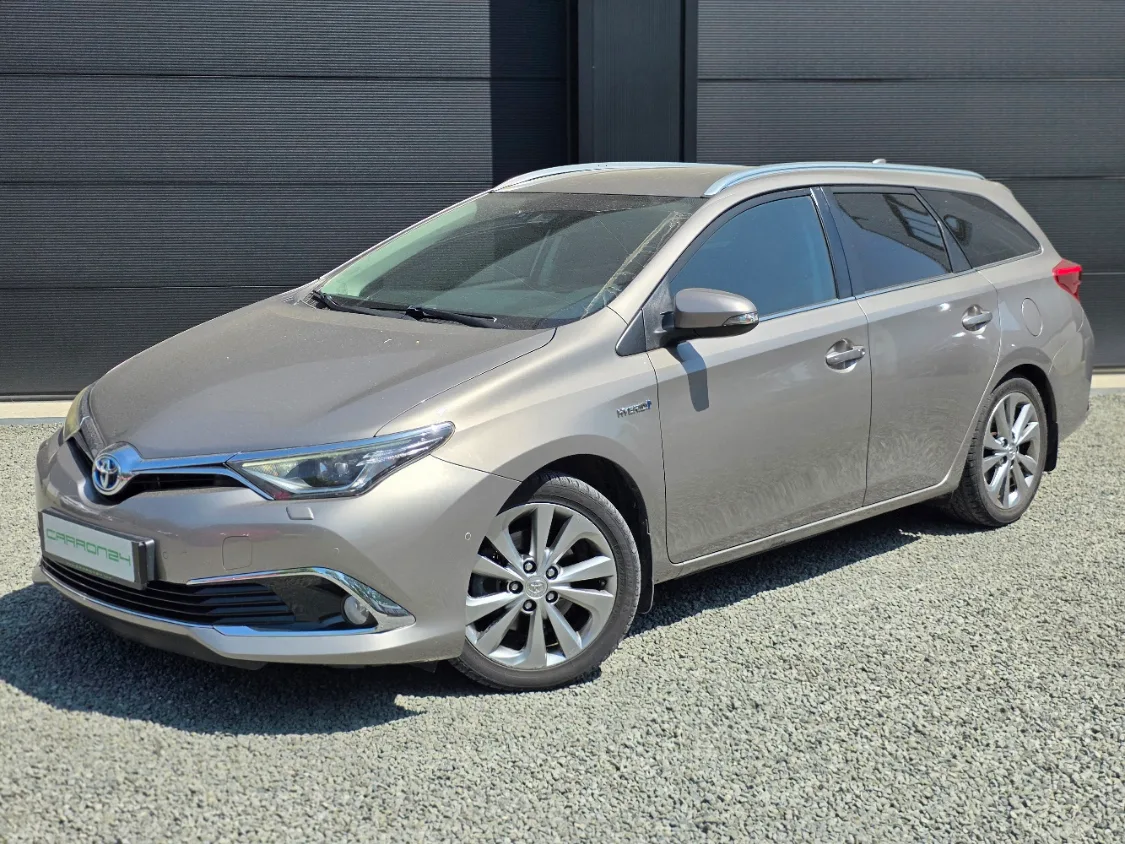 Toyota Auris (2016) — foto 1