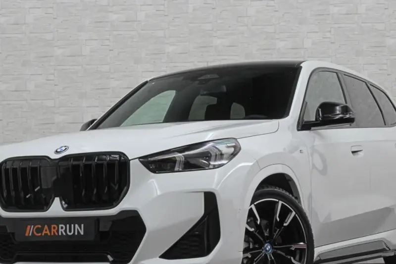 BMW iX1 (2023)