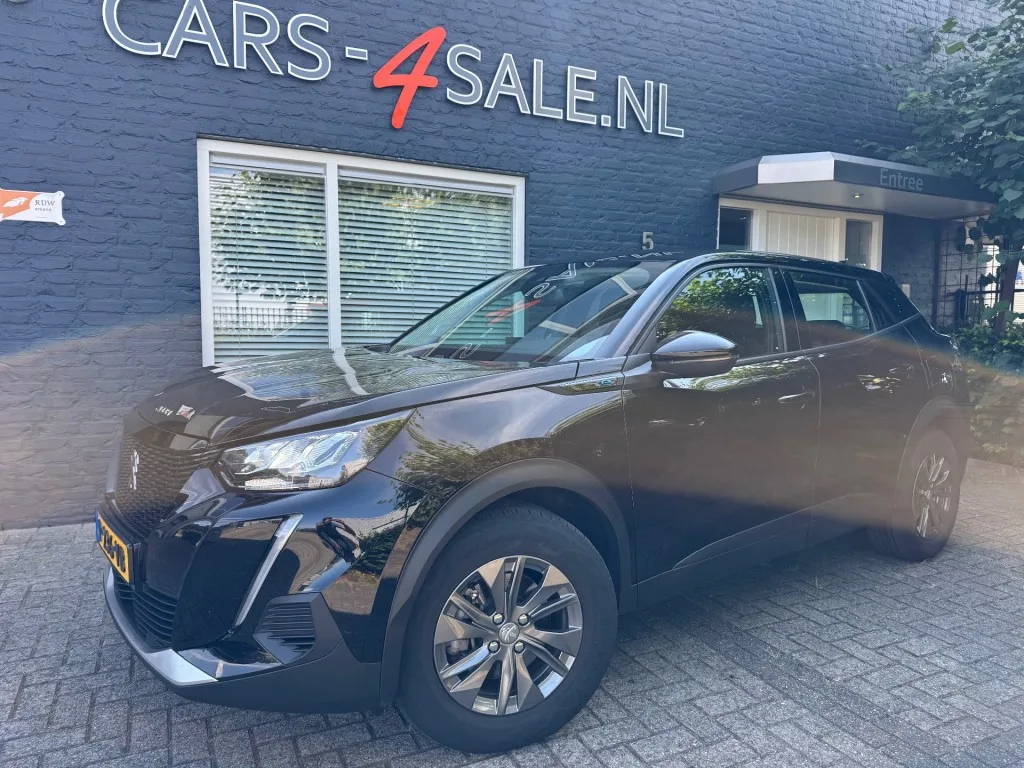Peugeot e-2008 (2022) — foto 1
