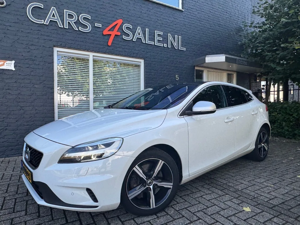 Volvo V40 (2017) — foto 1