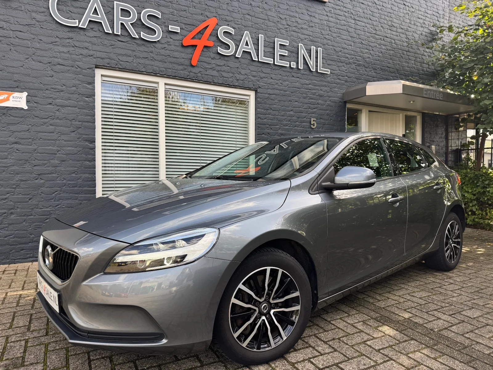 Volvo V40 (2019) — foto 1