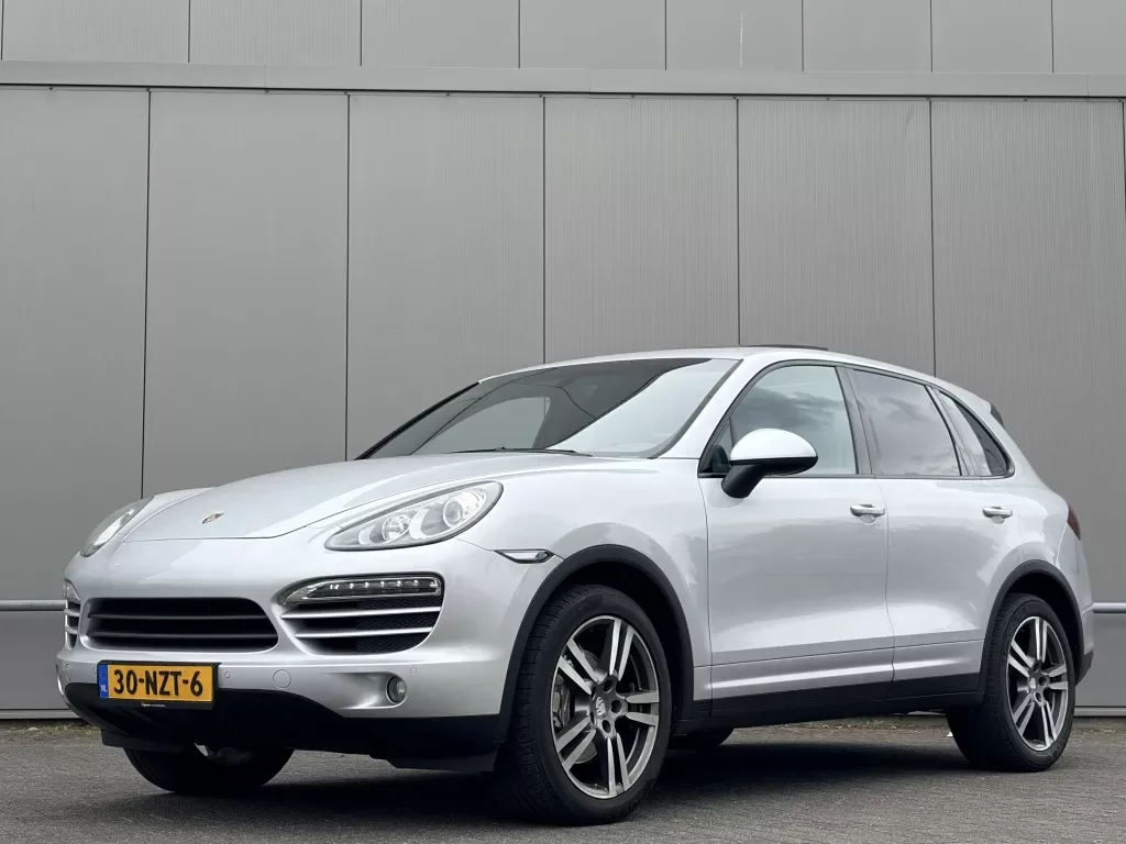 Porsche Cayenne (2011) — foto 1