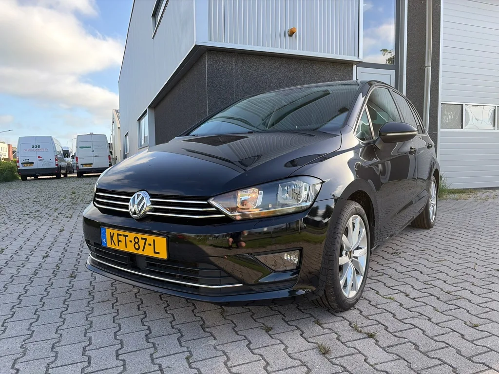Volkswagen Golf Sportsvan (2017) — foto 1